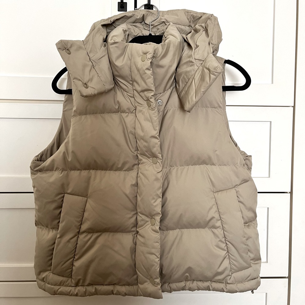 EUC Lululemon Wunder Puff Cropped Vest in Trench (light taupe) size 6